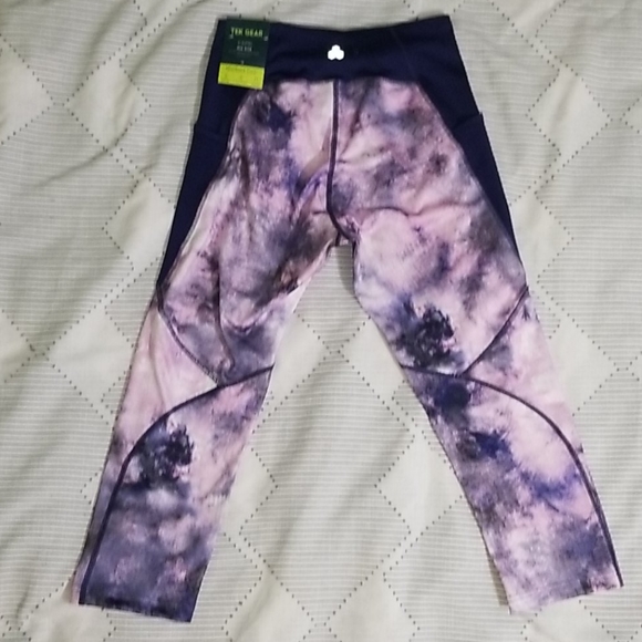 Tek Gear Women's Capri Leggings NWT Size M - Picture 2 of 5